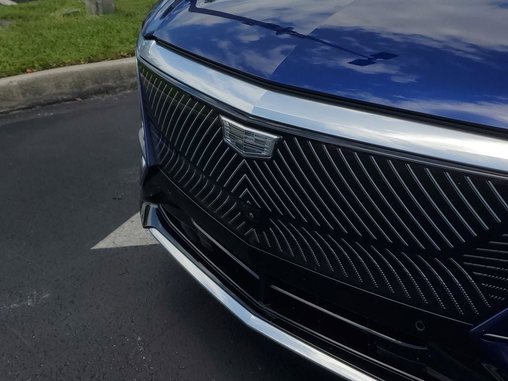 2024 Cadillac LYRIQ Luxury 2