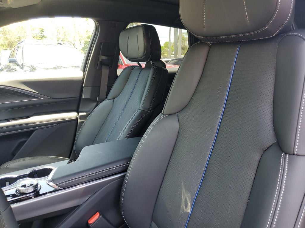 2025 Cadillac LYRIQ Sport 1