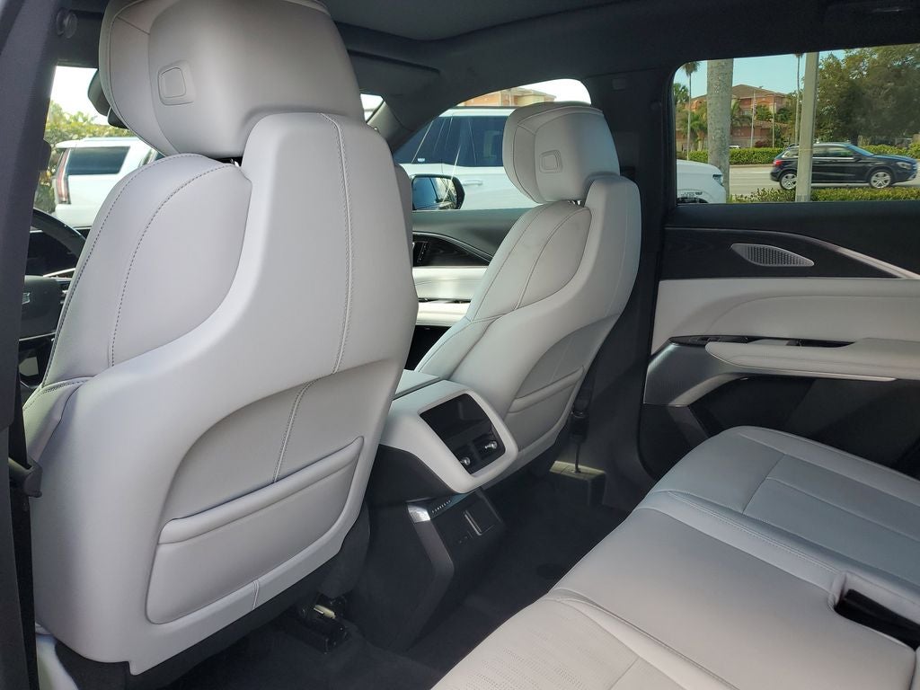 2024 Cadillac LYRIQ Sport 2