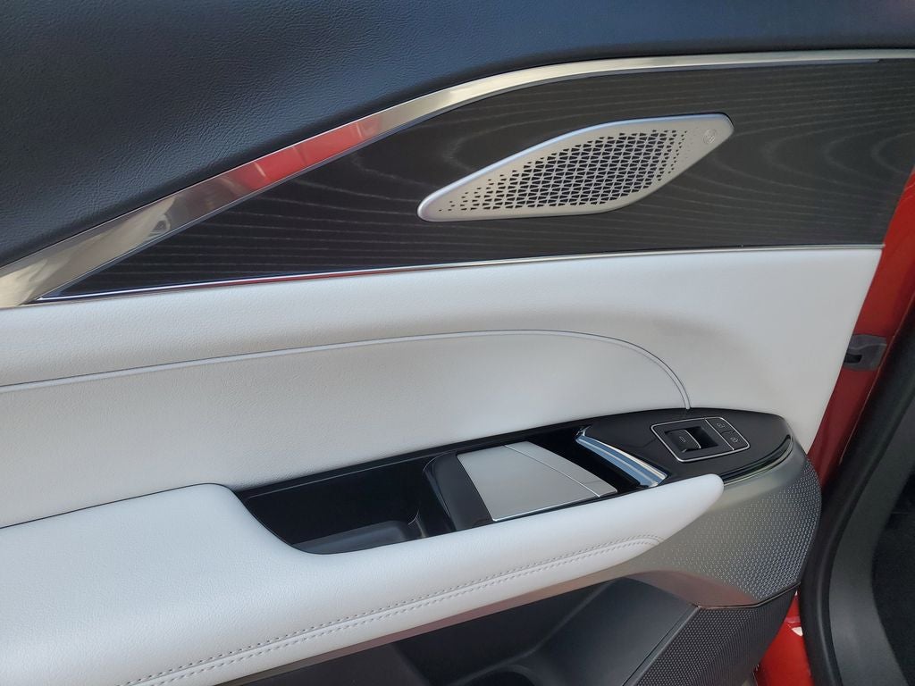 2024 Cadillac LYRIQ Sport 2