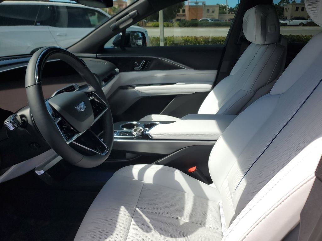 2024 Cadillac LYRIQ Sport 2