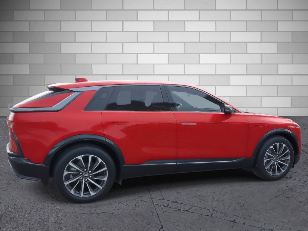 2024 Cadillac LYRIQ Sport 2