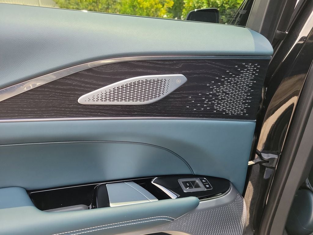 2024 Cadillac LYRIQ Sport 3
