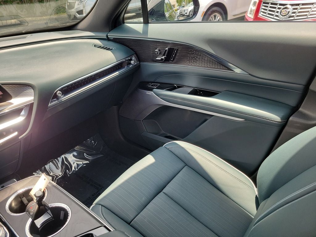 2024 Cadillac LYRIQ Sport 3