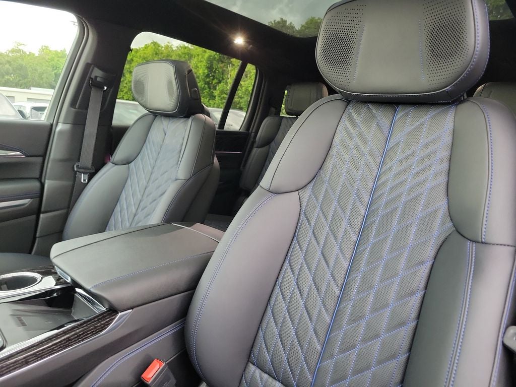 2025 Cadillac ESCALADE IQ Sport 1