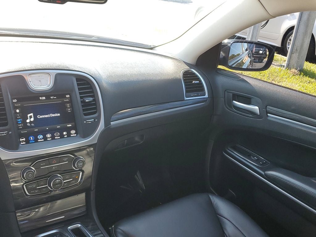 2019 Chrysler 300 Touring