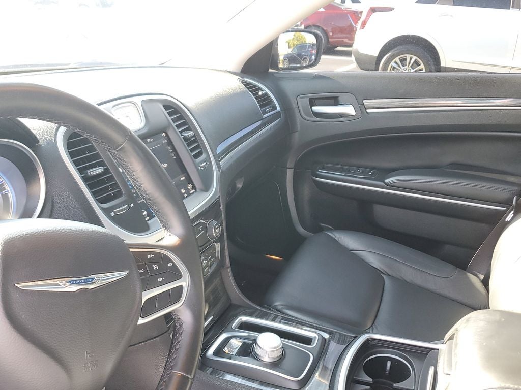 2019 Chrysler 300 Touring
