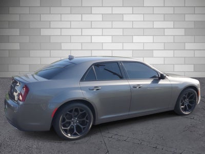 2019 Chrysler 300 Touring