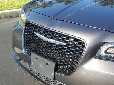 2019 Chrysler 300 Touring
