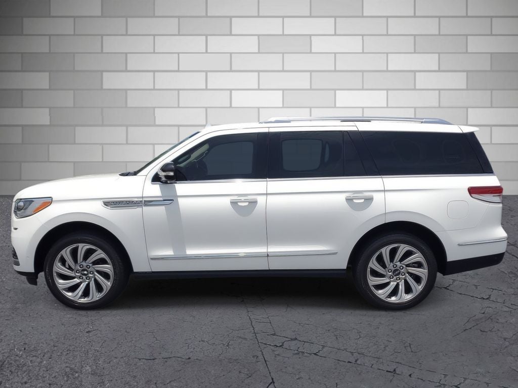2024 Lincoln Navigator Premiere