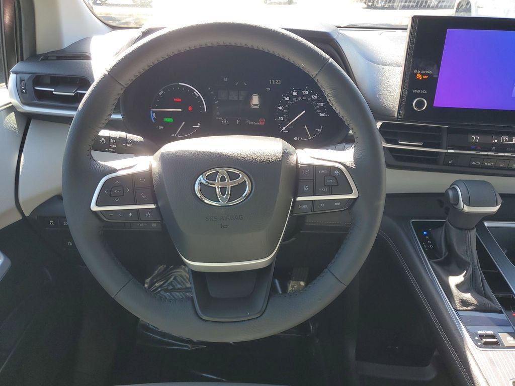 2025 Toyota Sienna XLE