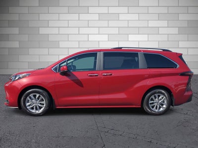 2025 Toyota Sienna XLE