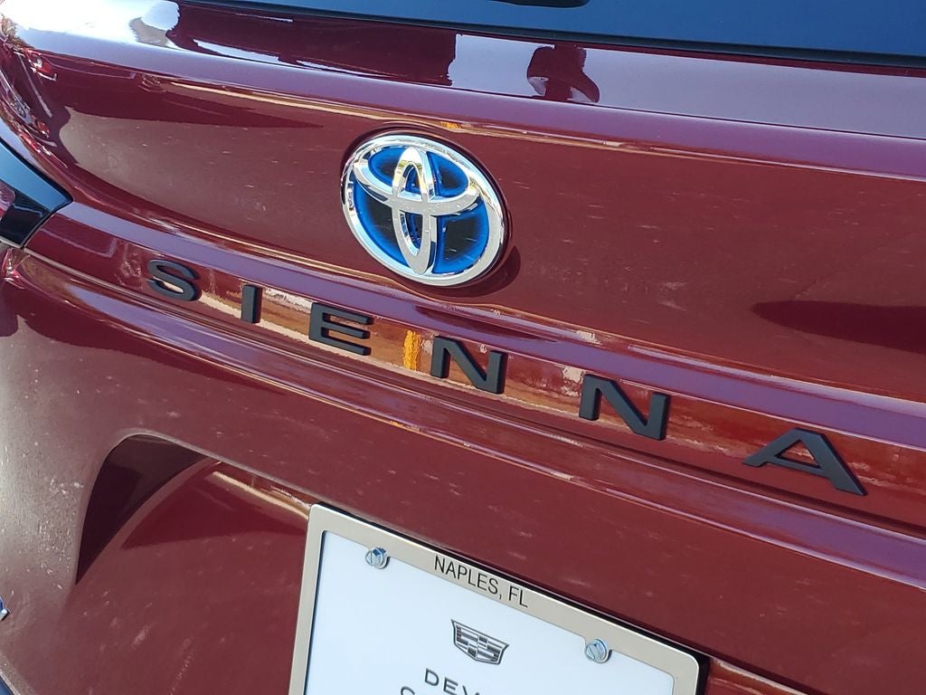 2025 Toyota Sienna XLE