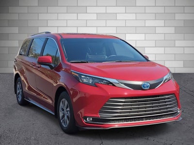 2025 Toyota Sienna XLE