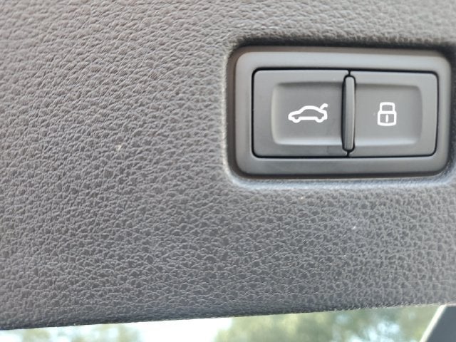 2022 Audi Q8 Premium Plus