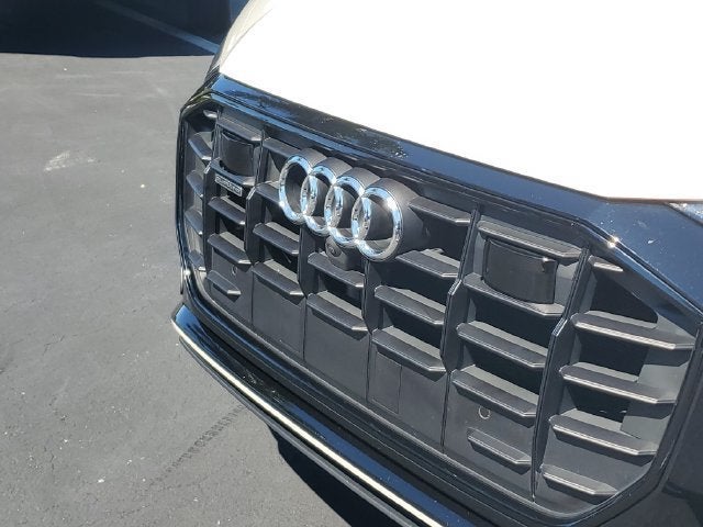 2022 Audi Q8 Premium Plus
