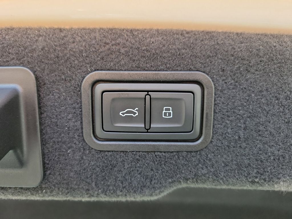 2023 Audi A8 4DR L QTRO 55 TFS