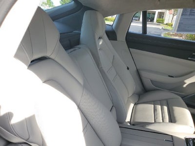 2023 Porsche Panamera Turbo S Executive