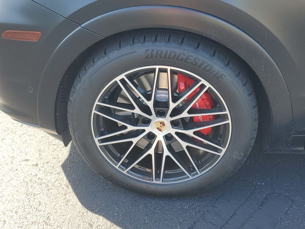 2025 Porsche Cayenne GTS