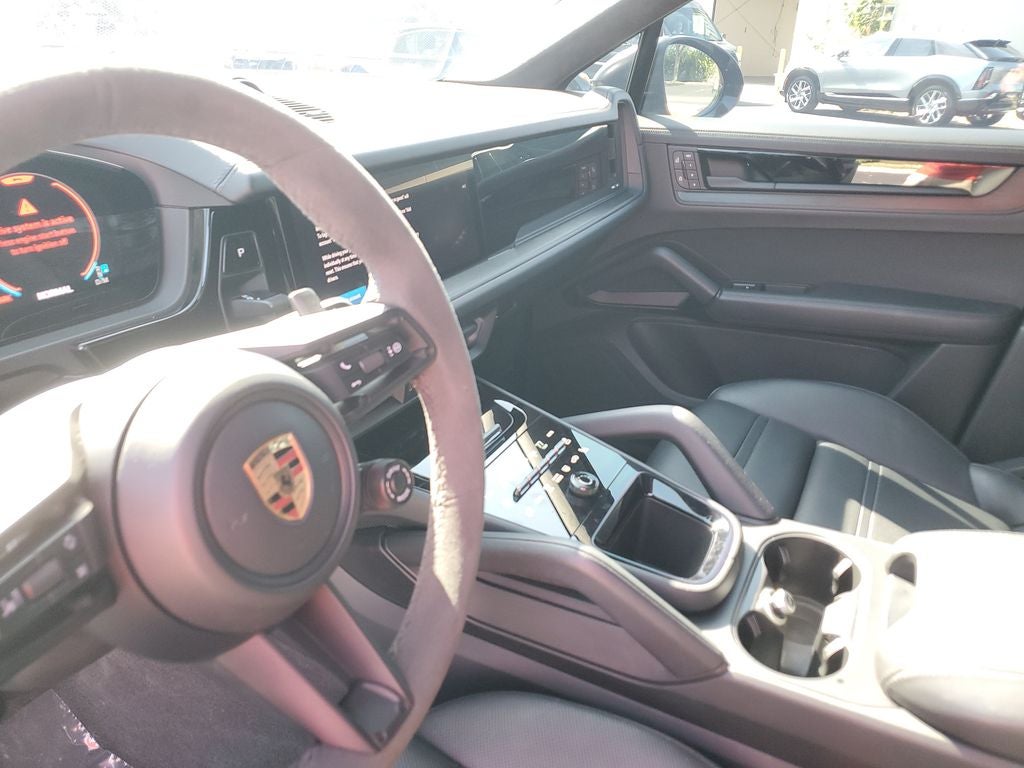 2025 Porsche Cayenne GTS