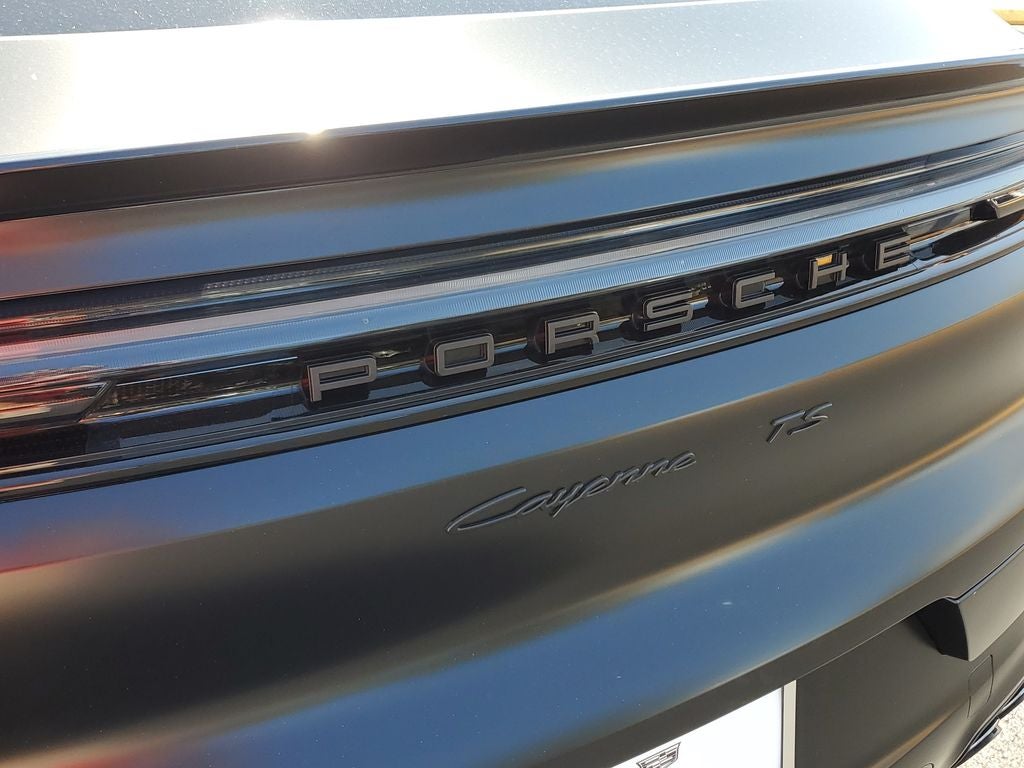 2025 Porsche Cayenne GTS