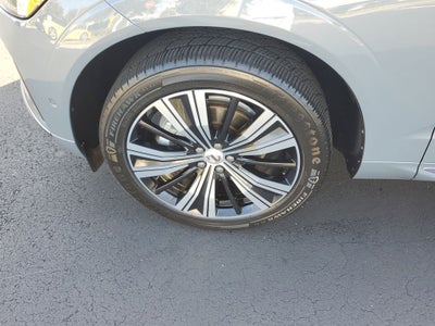 2023 Volvo XC60 Plus Bright Theme