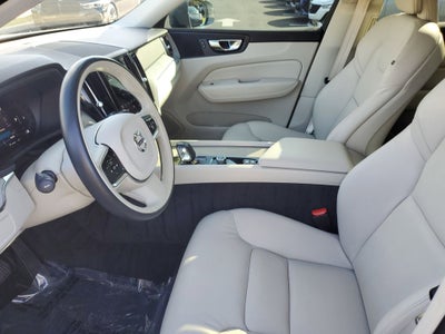 2023 Volvo XC60 Plus Bright Theme
