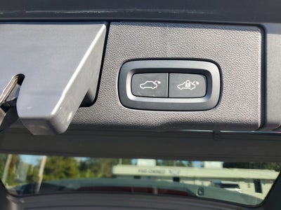 2023 Volvo XC60 Plus Bright Theme