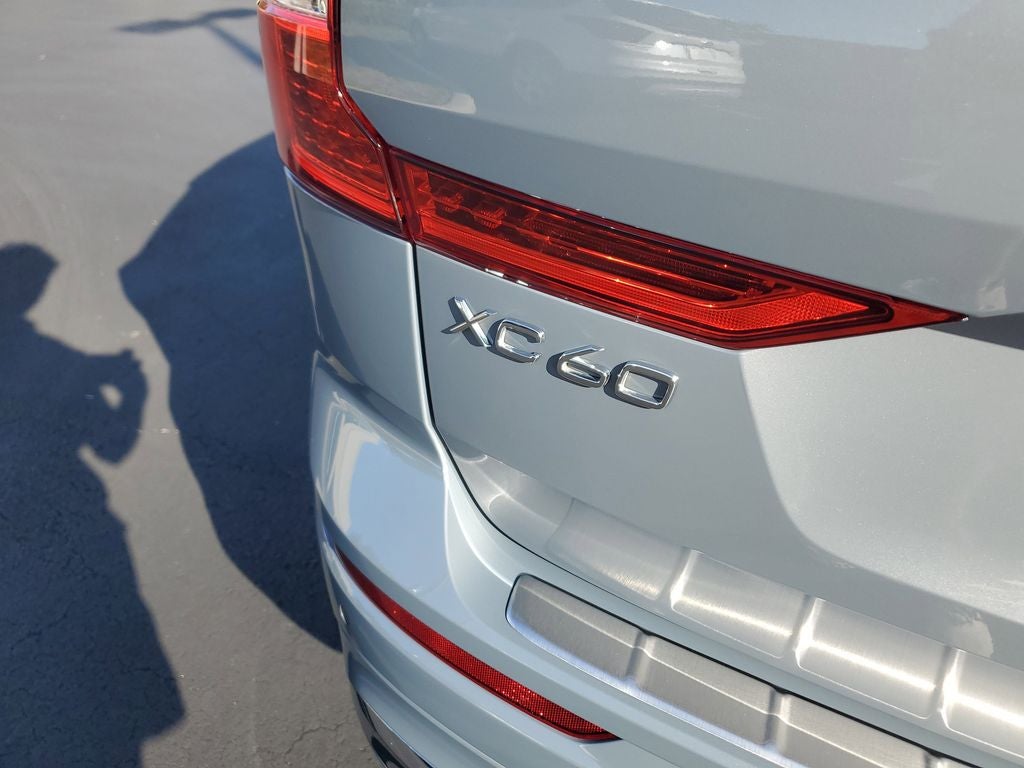 2023 Volvo XC60 Plus Bright Theme