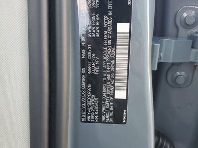 2023 Volvo XC60 Plus Bright Theme